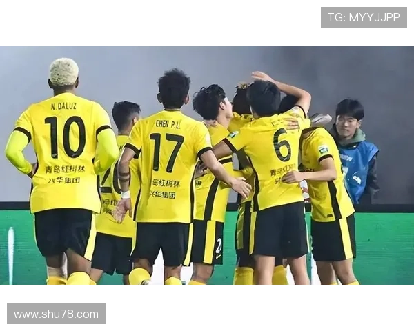 [国足]杨希边路传中 朱鹏宇头球攻门再下一城.